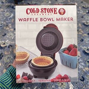 NEW Coldstone Waffle Bowl Maker - Black